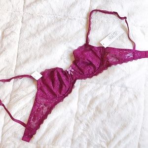 NWT🧞‍♀️ Fuchsia Balconette Bra 32C
